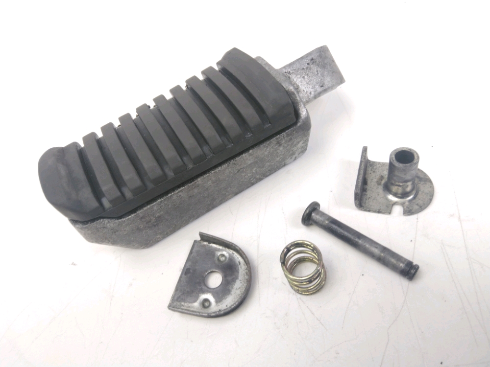 Repose pieds arriere gauche