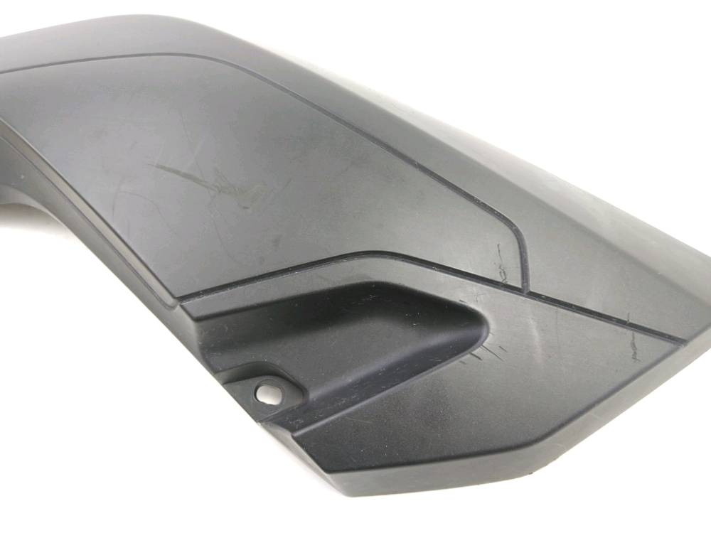 CACHE LATERAL GAUCHE