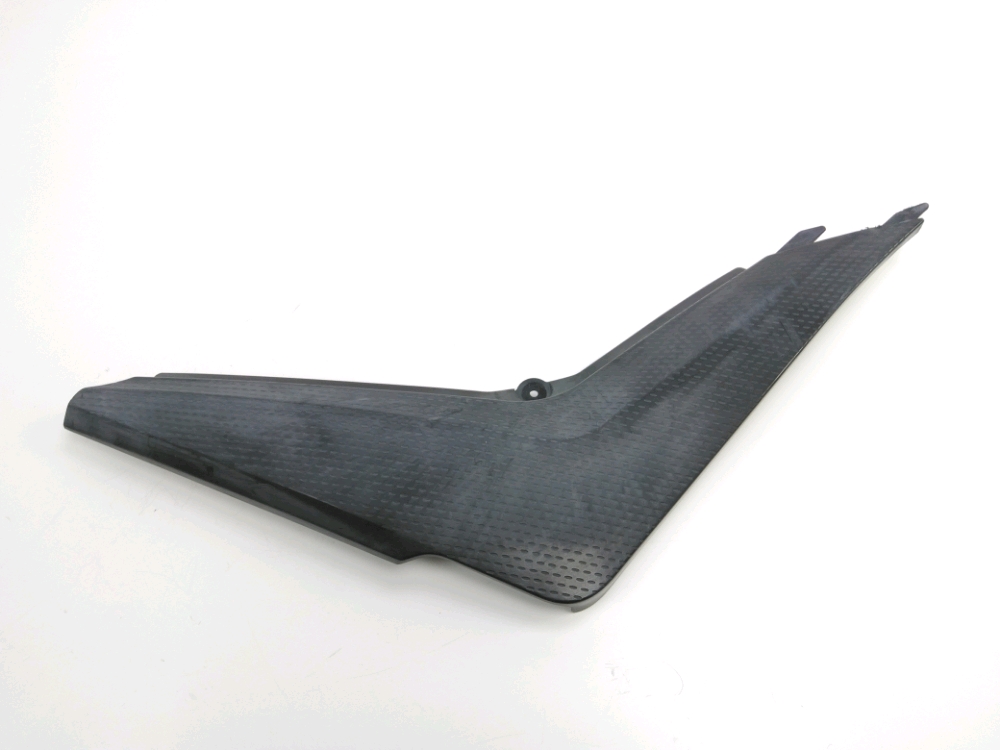 CACHE LATERAL DROIT