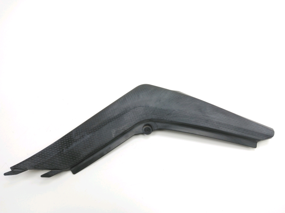 CACHE LATERAL DROIT