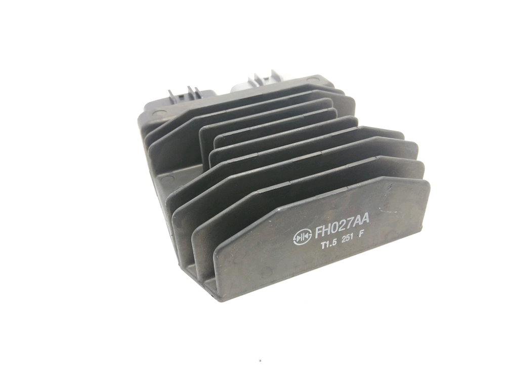 REGULATEUR DE TENSION