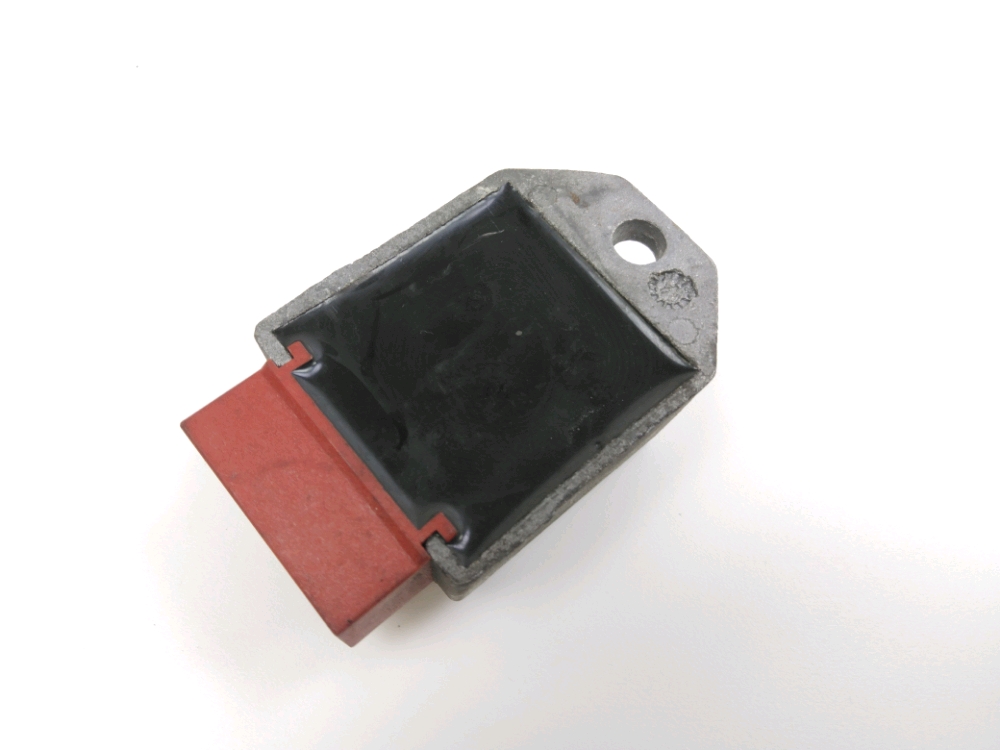 REGULATEUR DE TENSION