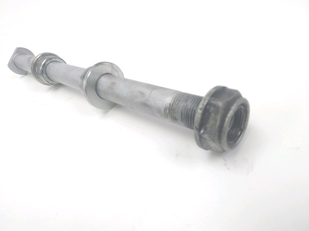AXE DE ROUE ARRIERE