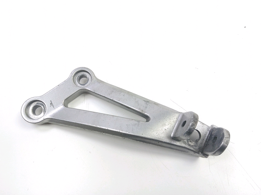 PLATINE ET REPOSE PIEDS ARRIERE GAUCHE