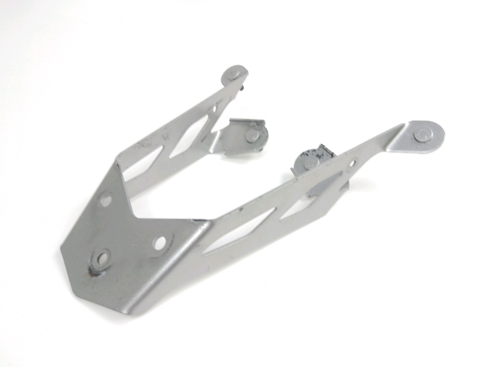 SUPPORT DE PLAQUE ET ECLAIRAGE