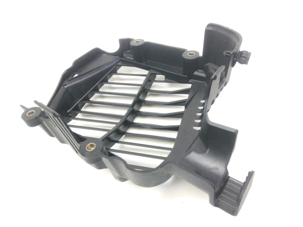GRILLE DE RADIATEUR
