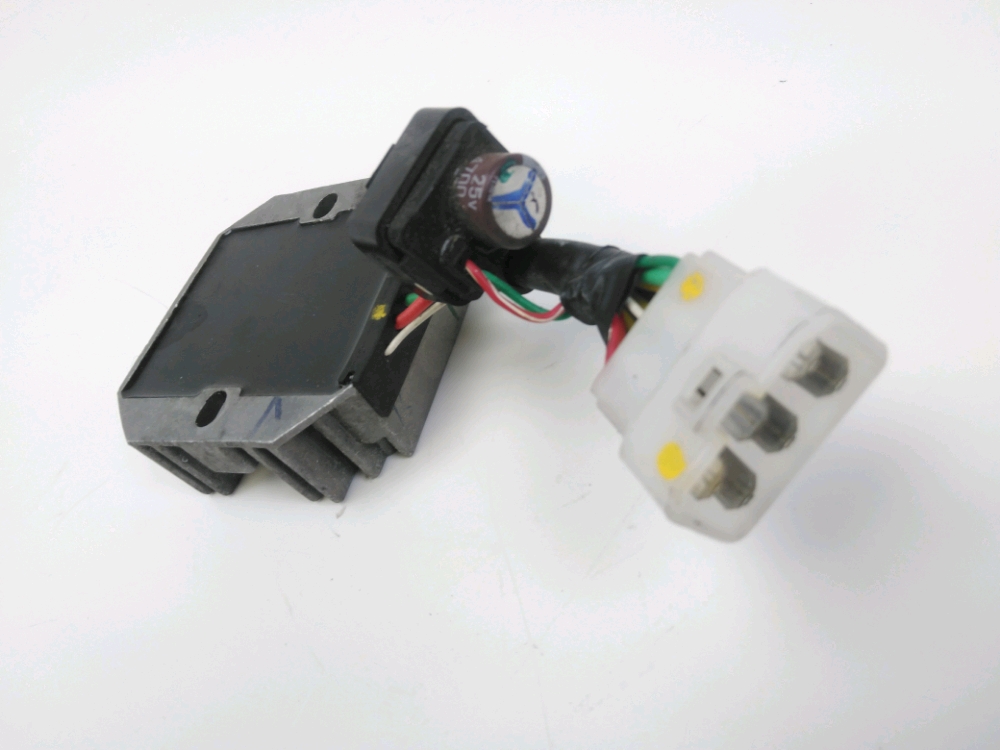 REGULATEUR DE TENSION