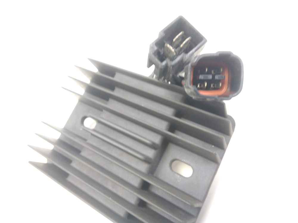 REGULATEUR DE TENSION