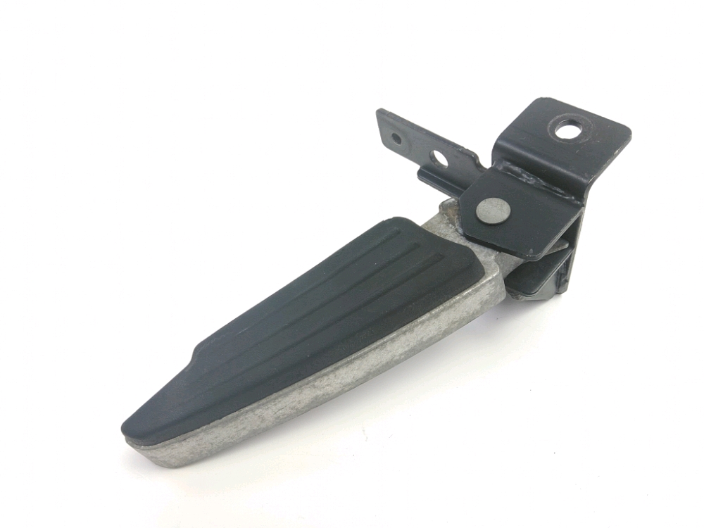 Repose pieds arriere droit