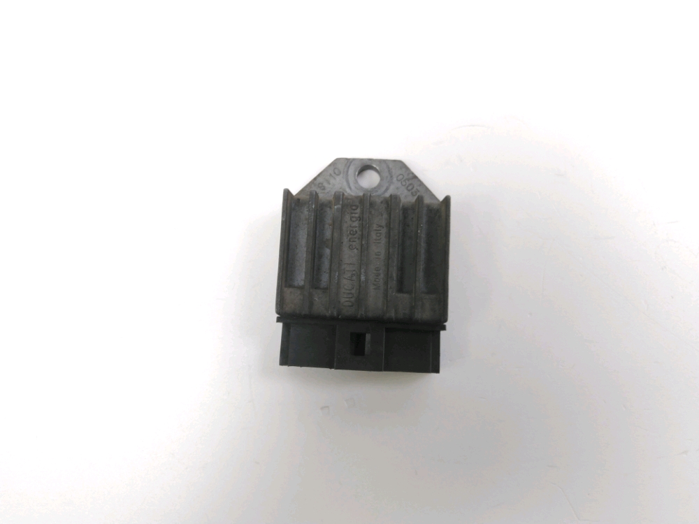 REGULATEUR DE TENSION