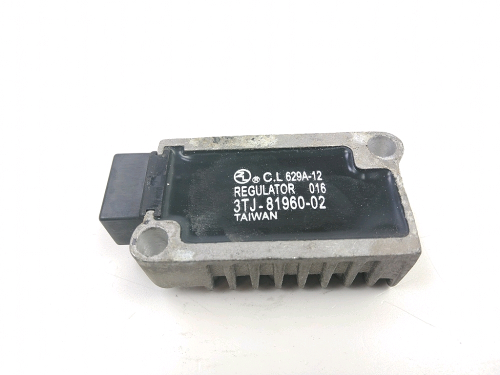 REGULATEUR DE TENSION