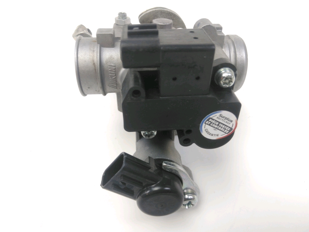 Corps d'injection droit