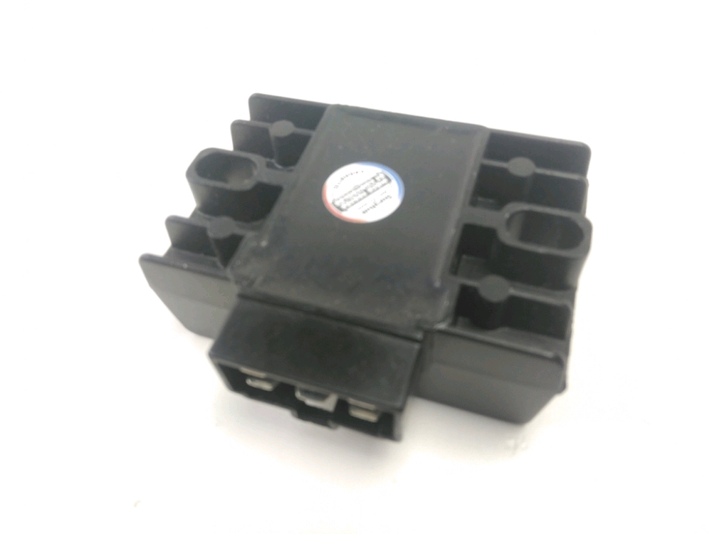 REGULATEUR DE TENSION
