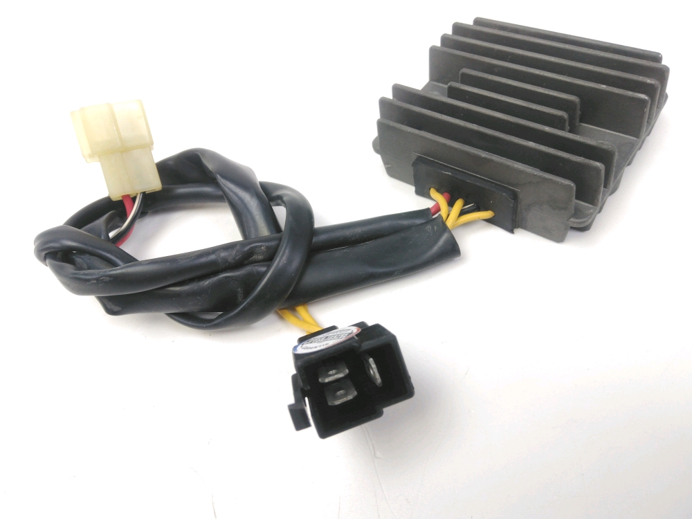 REGULATEUR DE TENSION