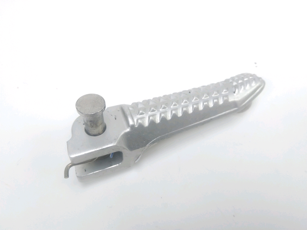 Repose pieds avant gauche