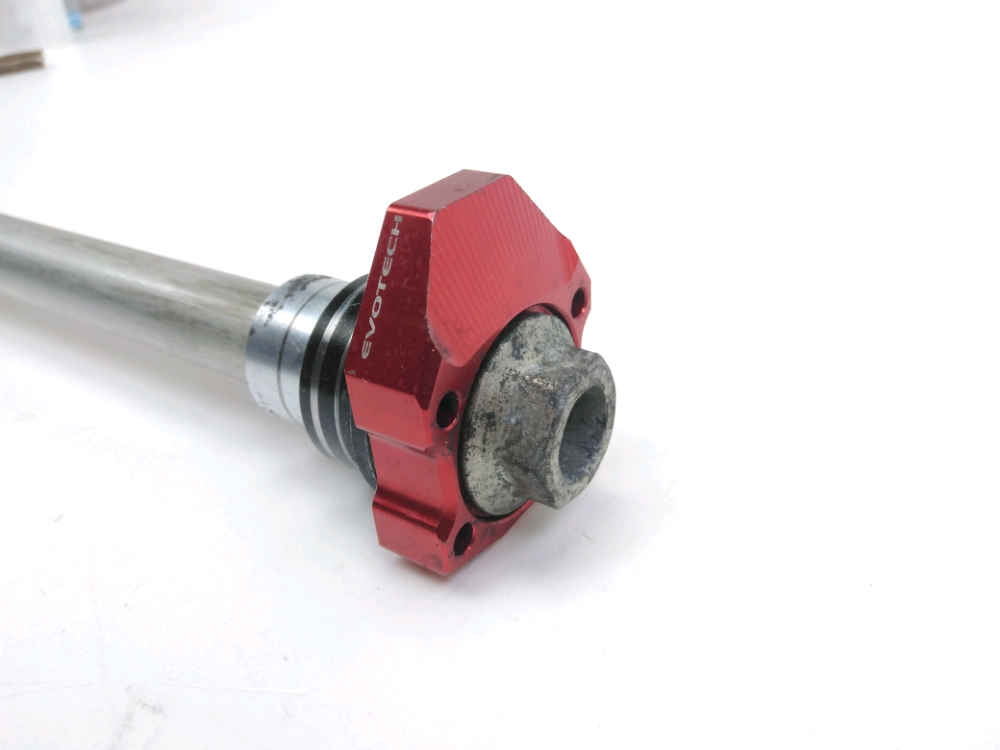 AXE DE ROUE ARRIERE