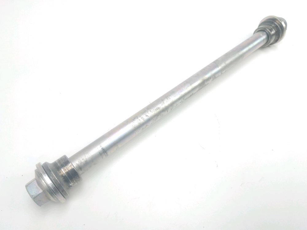 AXE DE ROUE ARRIERE
