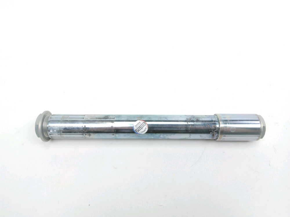 Axe de roue avant