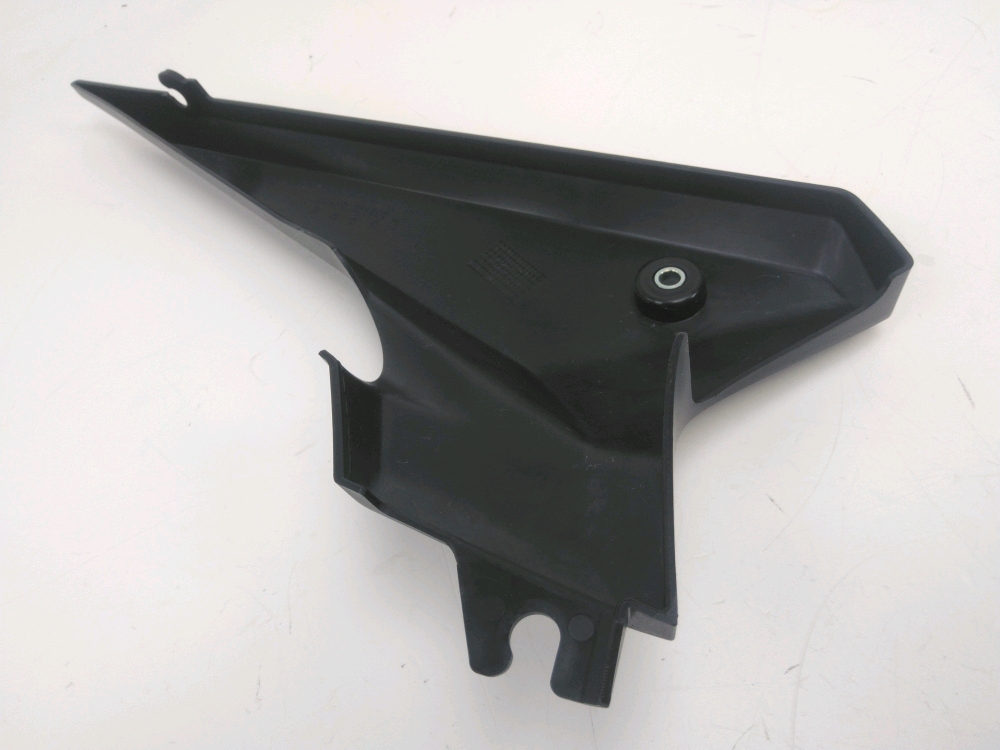 CACHE LATERAL GAUCHE