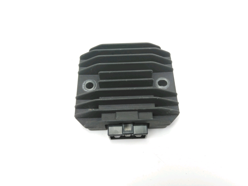 REGULATEUR DE TENSION