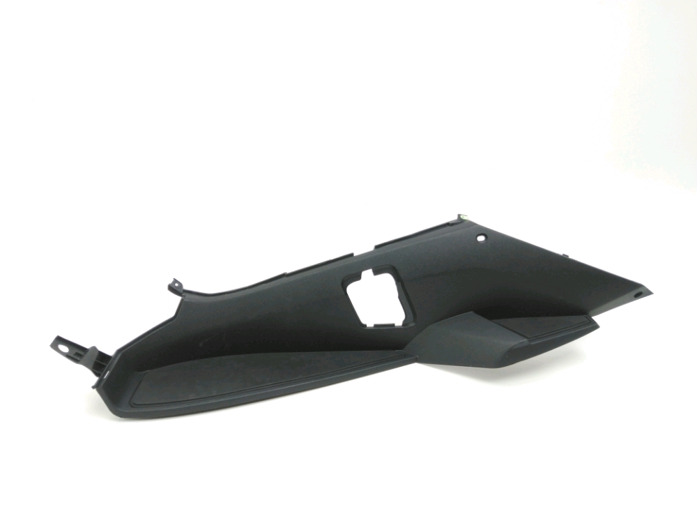 Repose pieds avant gauche