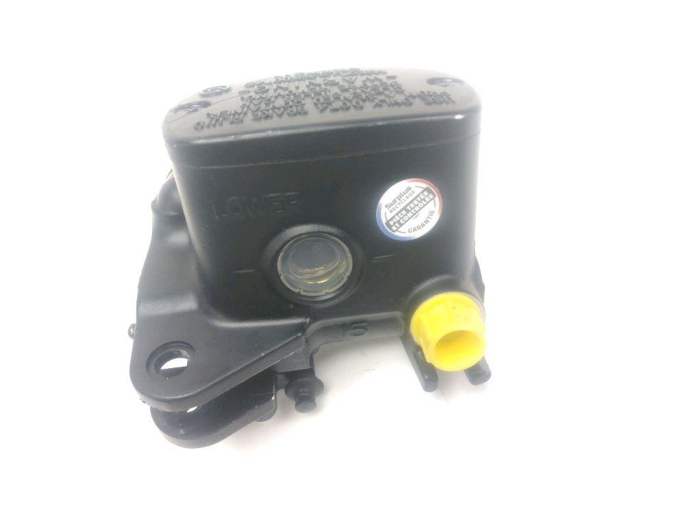 MAITRE CYLINDRE FREIN AV COMPLET