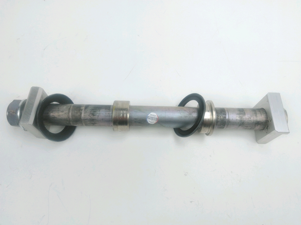 AXE DE ROUE ARRIERE