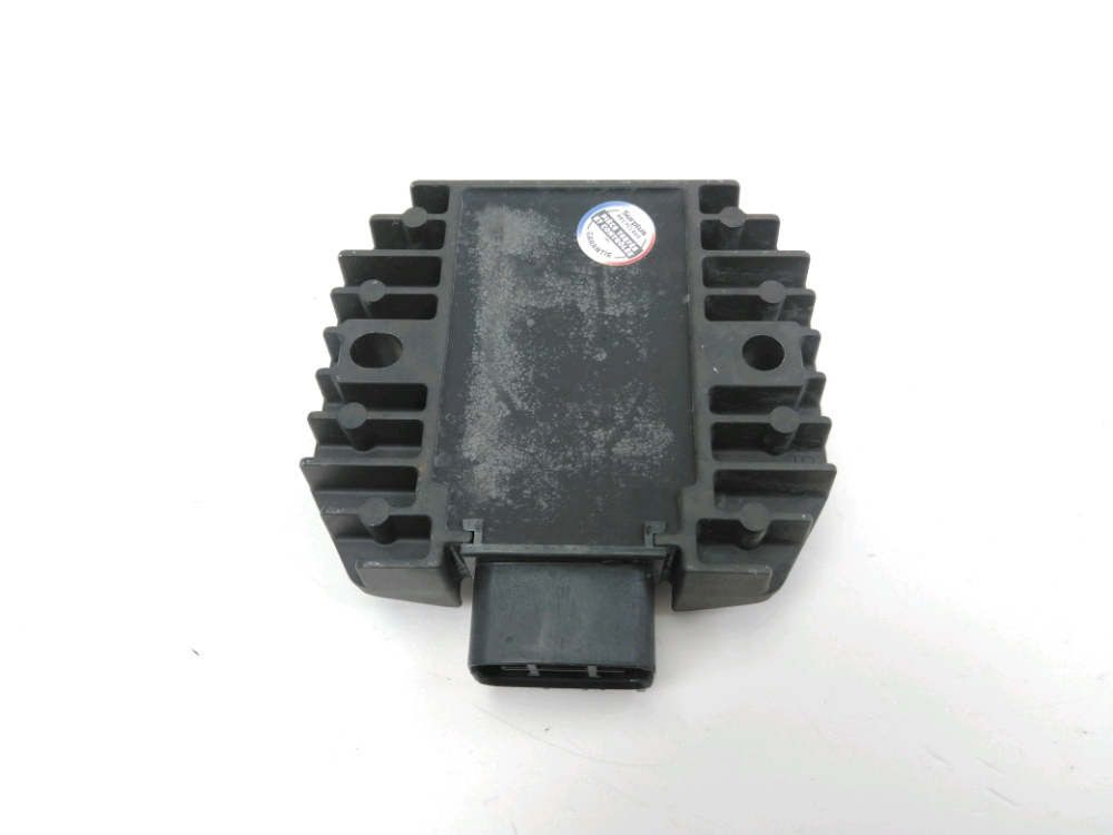 REGULATEUR DE TENSION