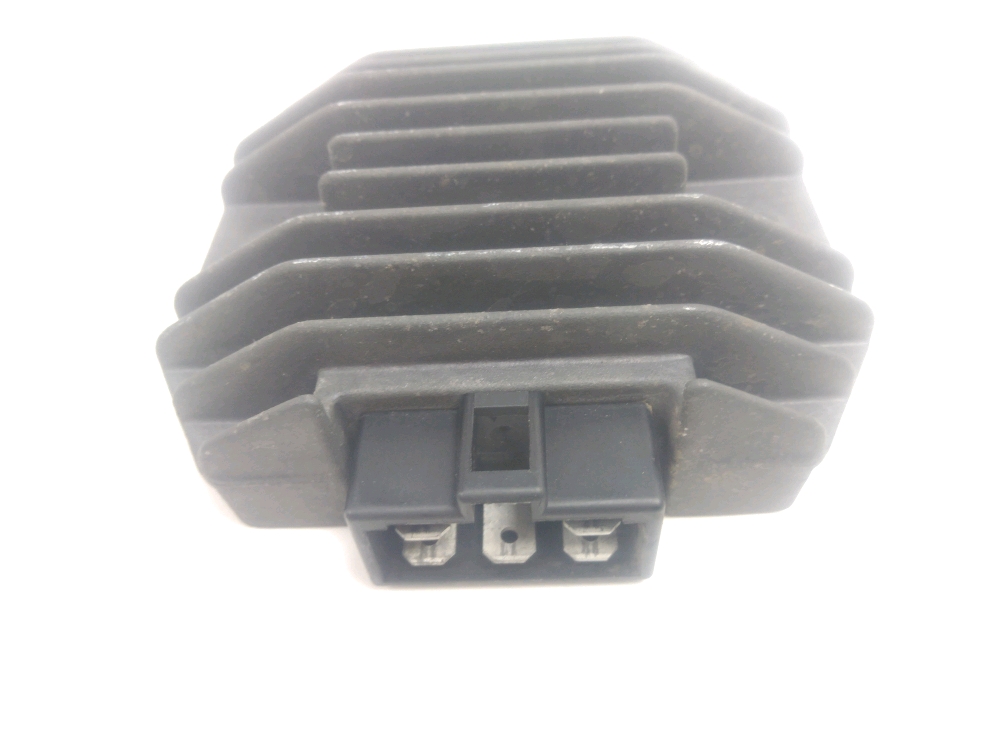 REGULATEUR DE TENSION