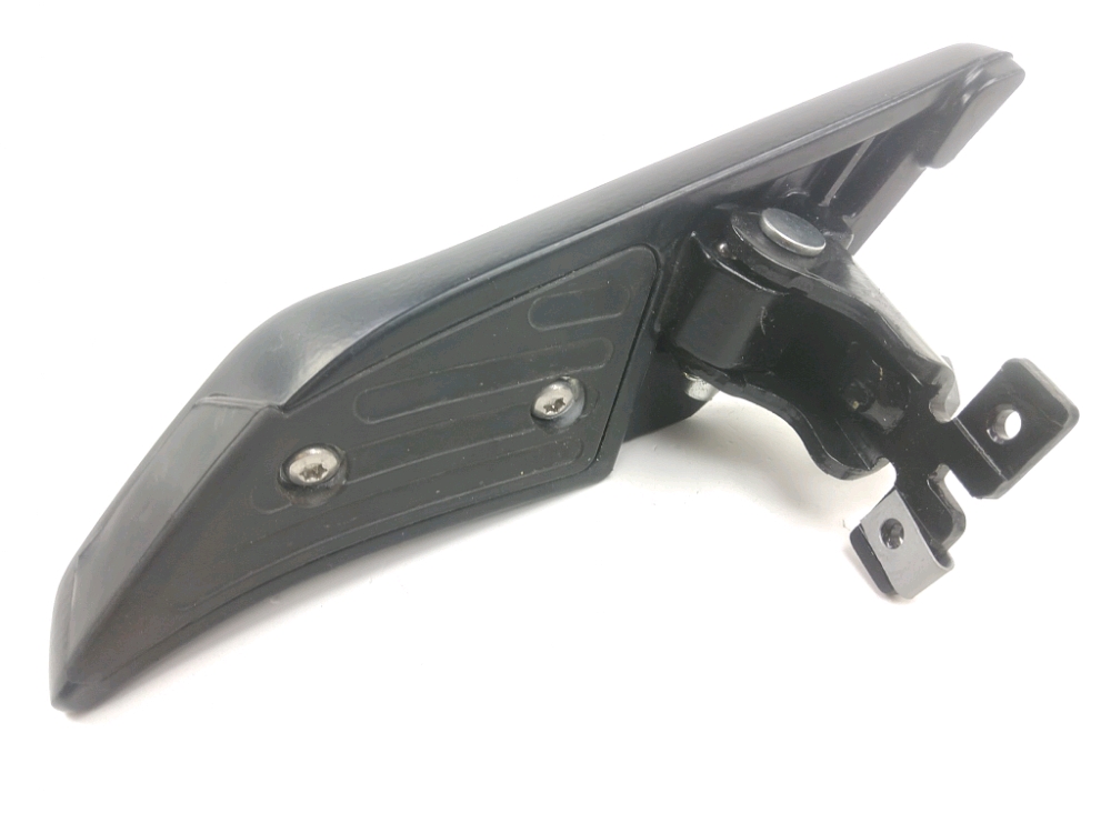 Platine et repose pieds arriere gauche