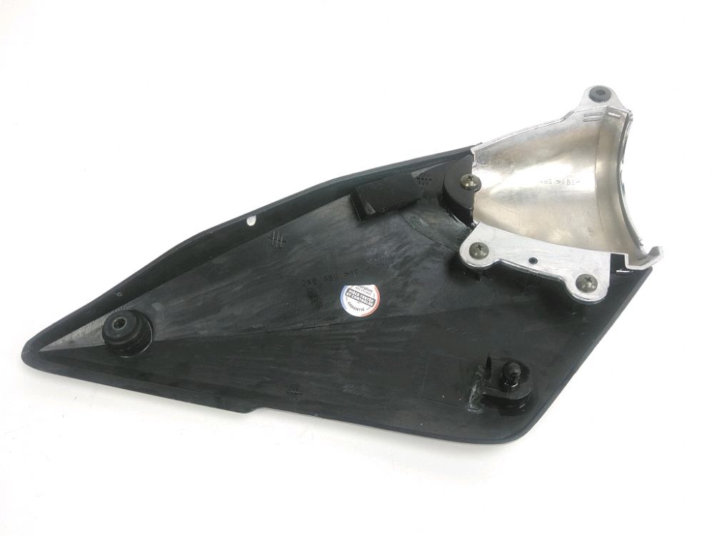 CACHE LATERAL GAUCHE