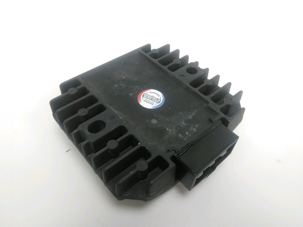 REGULATEUR DE TENSION