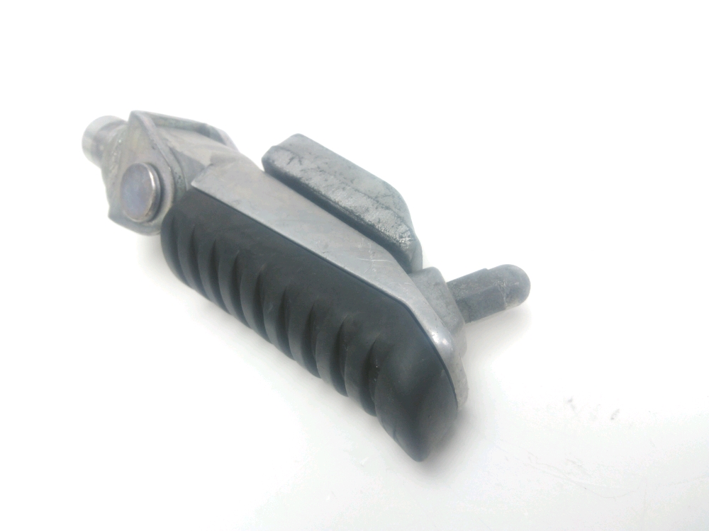 Repose pieds avant droit