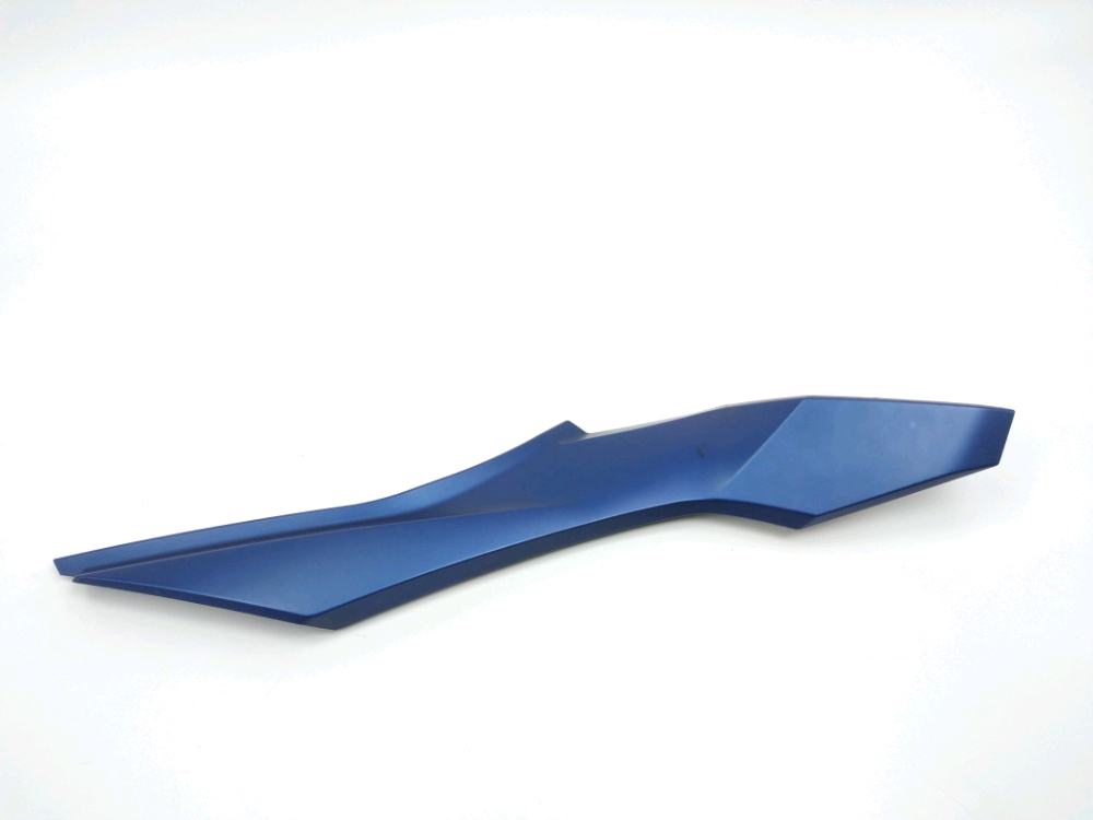 CACHE LATERAL DROIT