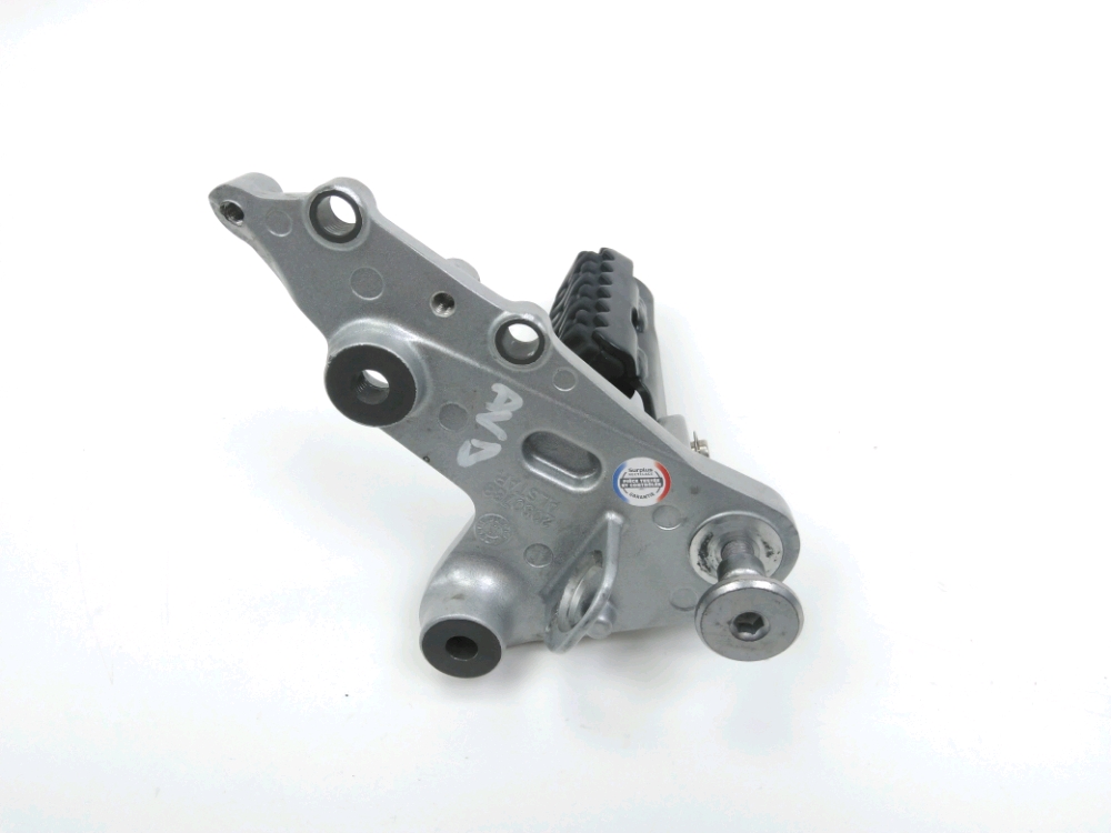 PLATINE AVANT DROITE