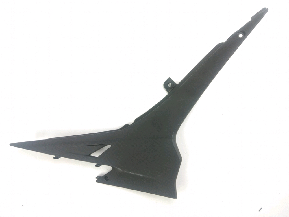 CACHE LATERAL DROIT