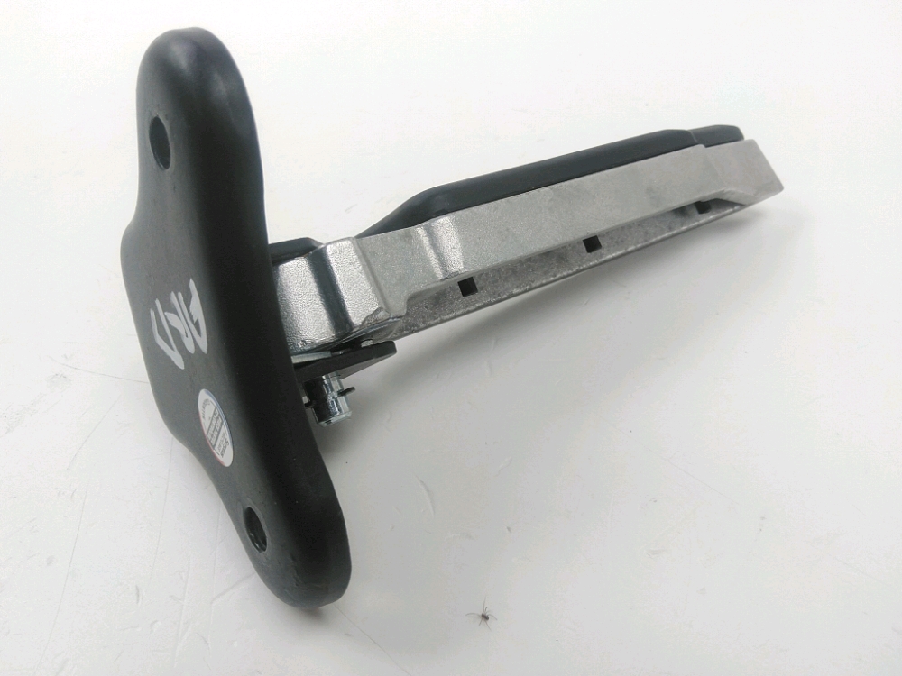 PLATINE ET REPOSE PIEDS ARRIERE DROIT