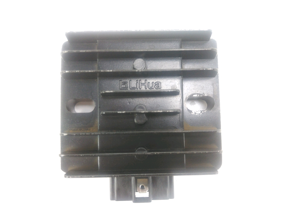 REGULATEUR DE TENSION