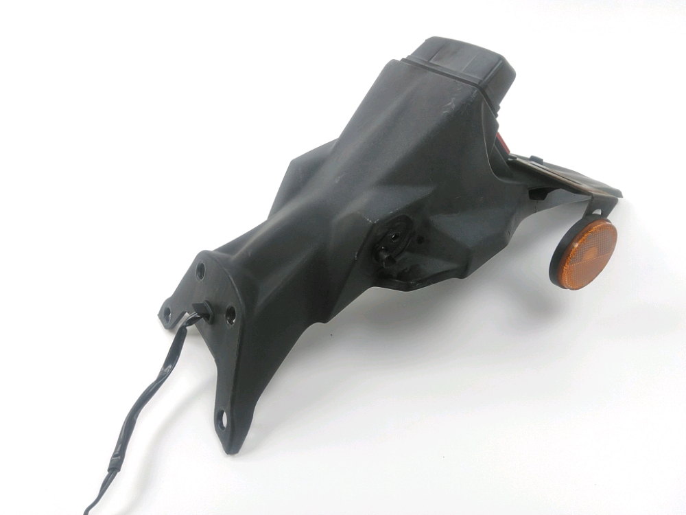 SUPPORT DE PLAQUE ET ECLAIRAGE