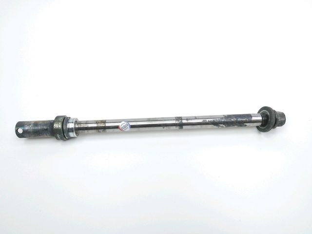 AXE DE ROUE ARRIERE