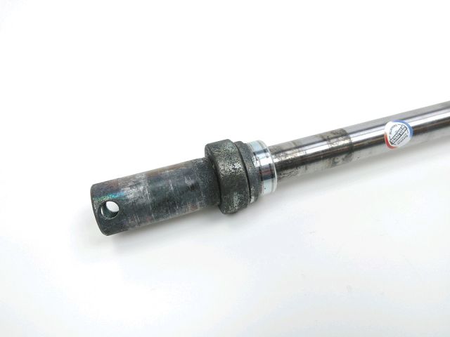 AXE DE ROUE ARRIERE