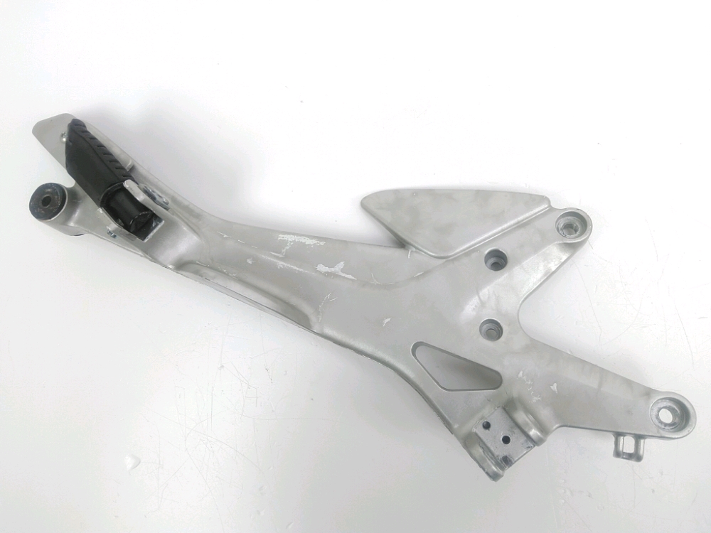 Platine avant droite