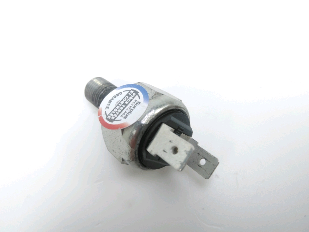 Contacteur de stop ar