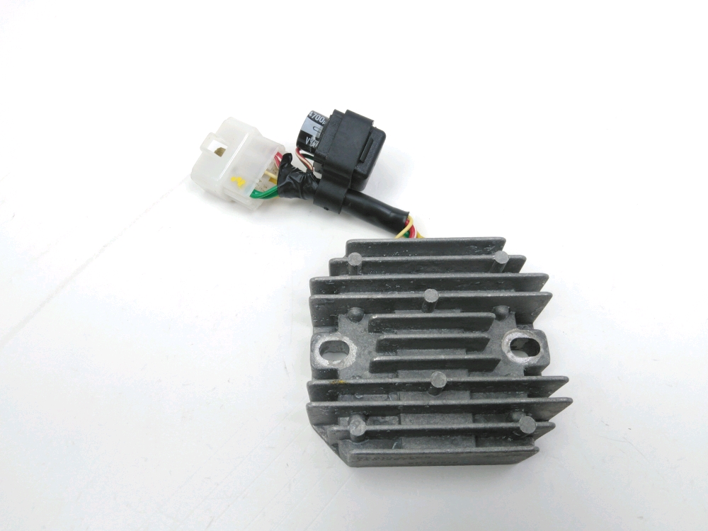 REGULATEUR DE TENSION