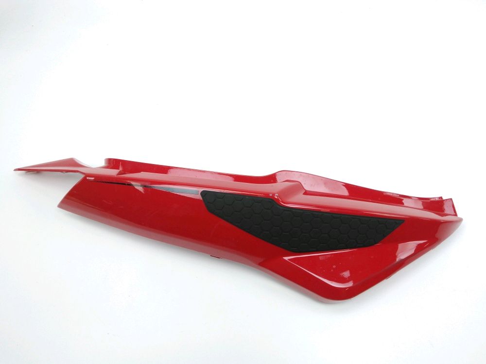 Carenage arriere droit