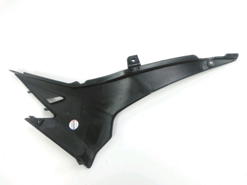 CACHE LATERAL GAUCHE