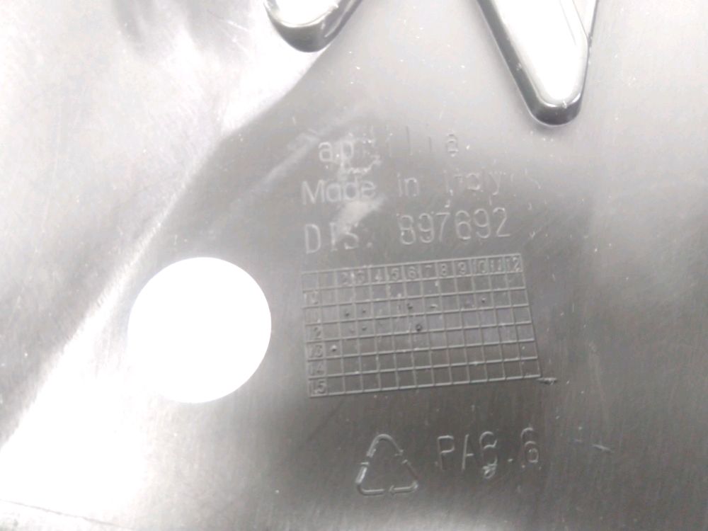 CACHE LATERAL GAUCHE