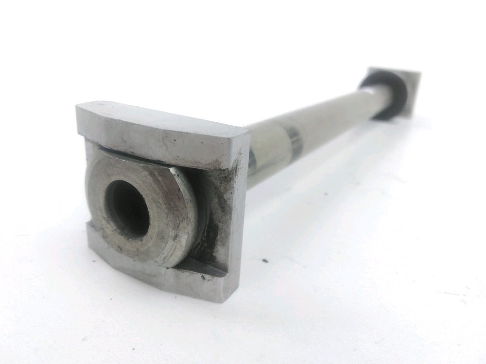 AXE DE ROUE ARRIERE