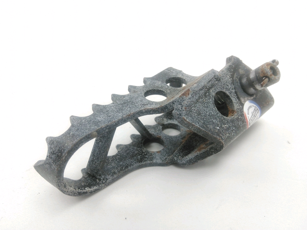 Repose pieds avant gauche