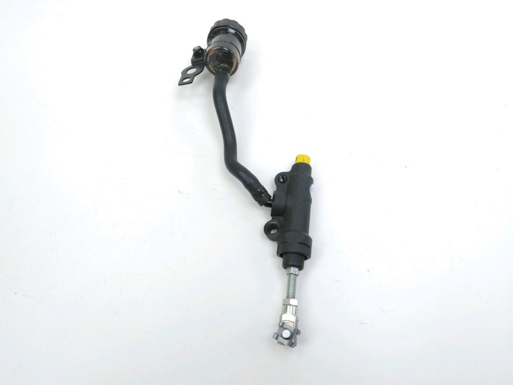 MAITRE CYLINDRE FREIN AR COMPLET